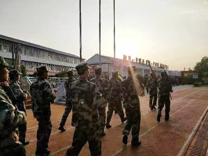 新起點(diǎn)教育專門學(xué)校,新起點(diǎn)青少年特訓(xùn)學(xué)校 新起點(diǎn)教育專門學(xué)校,新起點(diǎn)青少年特訓(xùn)學(xué)校