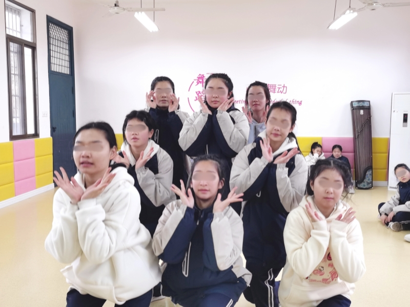 新起點教育專門學校舉行2024年慶元旦匯演活動彩排 新起點教育專門學校舉行2024年慶元旦匯演活動彩排