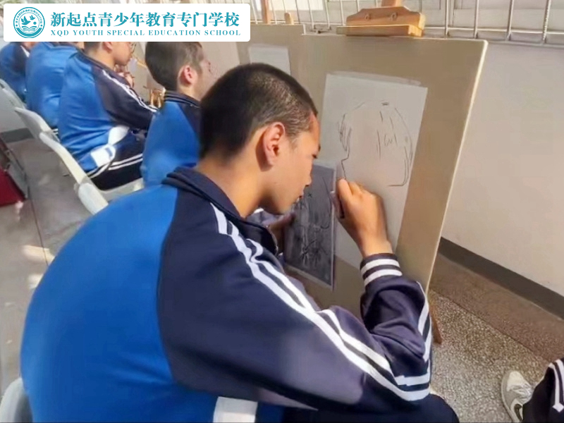 新起點教育專門學校組織孩子快樂素描 新起點教育專門學校組織孩子快樂素描