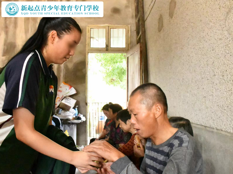 新起點教育專門學校開展重陽節敬老活動 新起點教育專門學校開展重陽節敬老活動