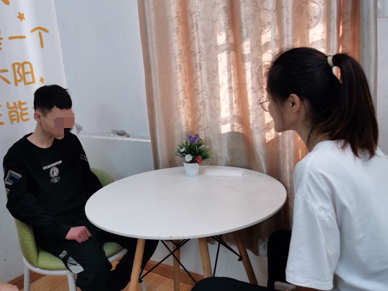 抑郁癥治療學校,心理輔導學校 抑郁癥治療學校,心理輔導學校